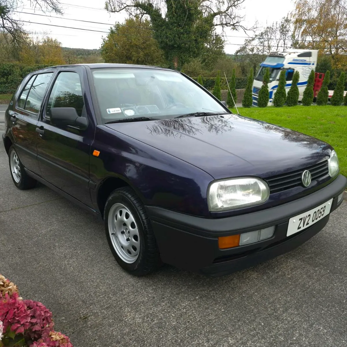 Volkswagen Golf LHD. Service history, tax 07/26 - Image 1