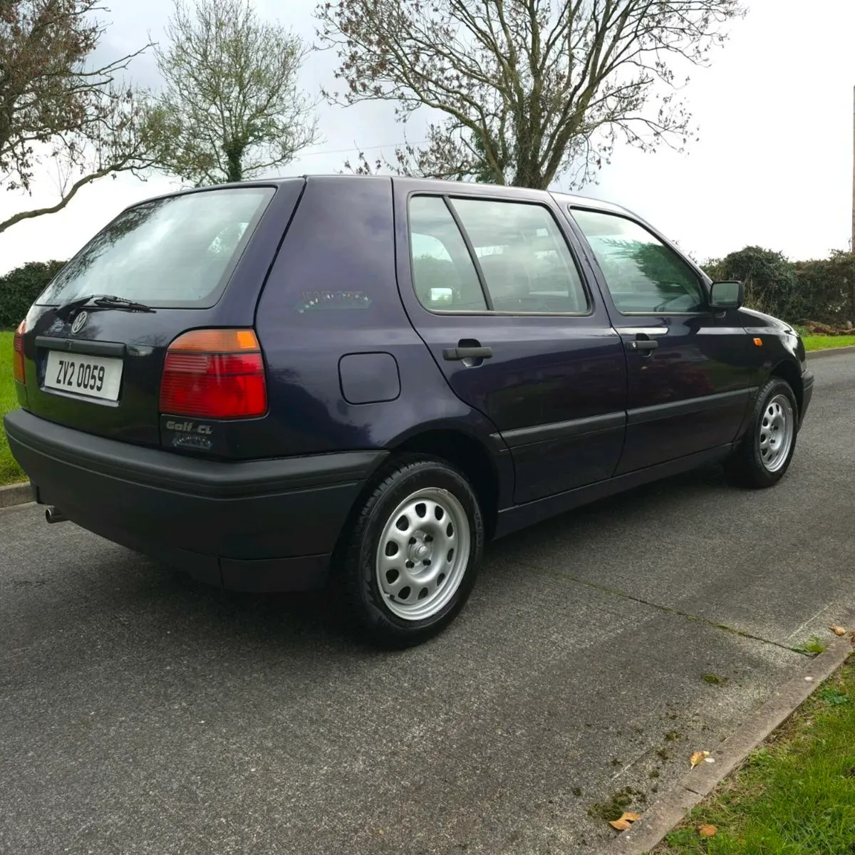 Volkswagen Golf LHD. Service history, tax 07/26 - Image 3