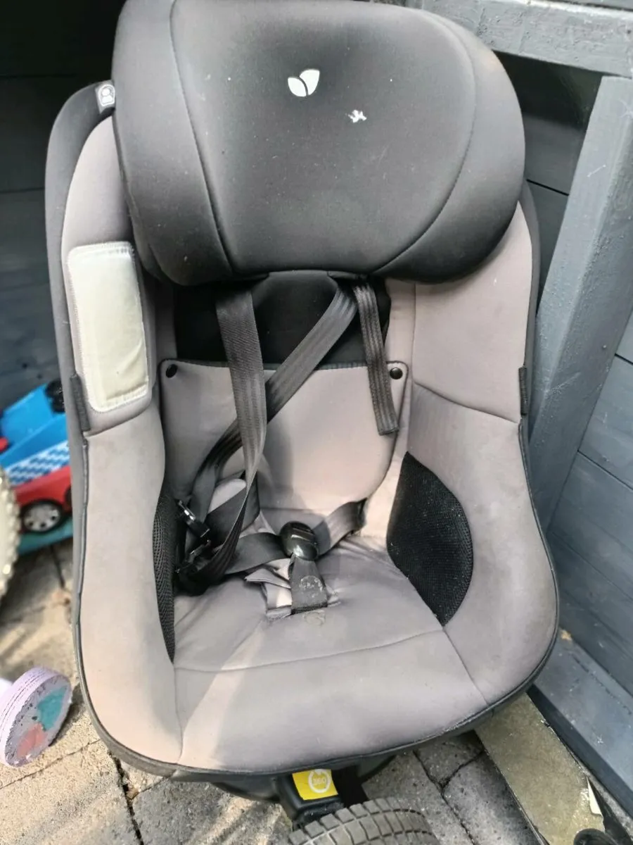 Jolie car seat