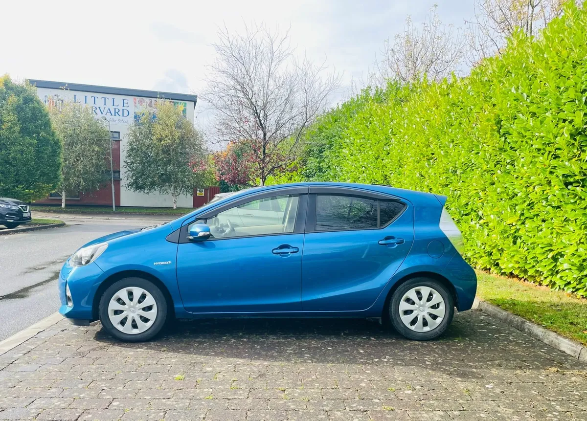 Toyota Aqua 2014 - Image 2