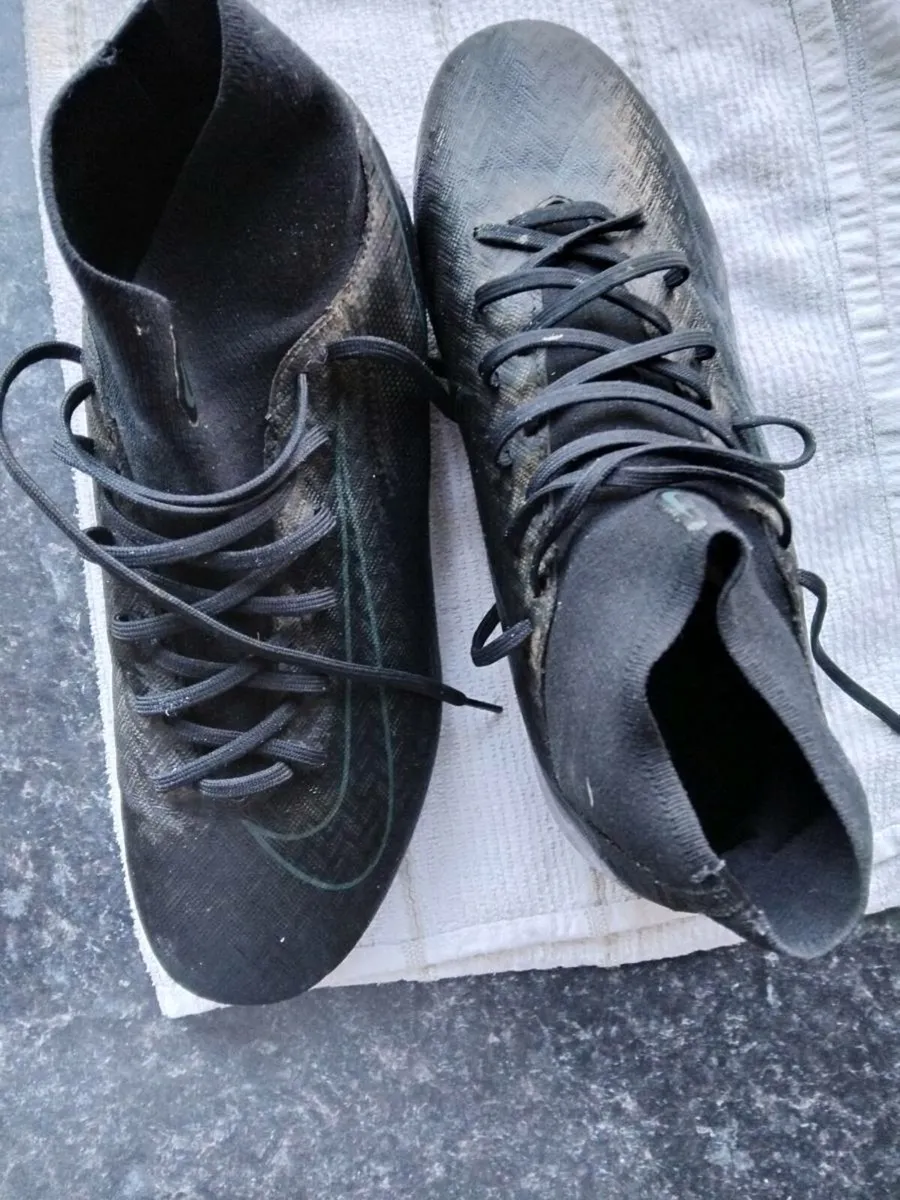 Football boots - Image 4