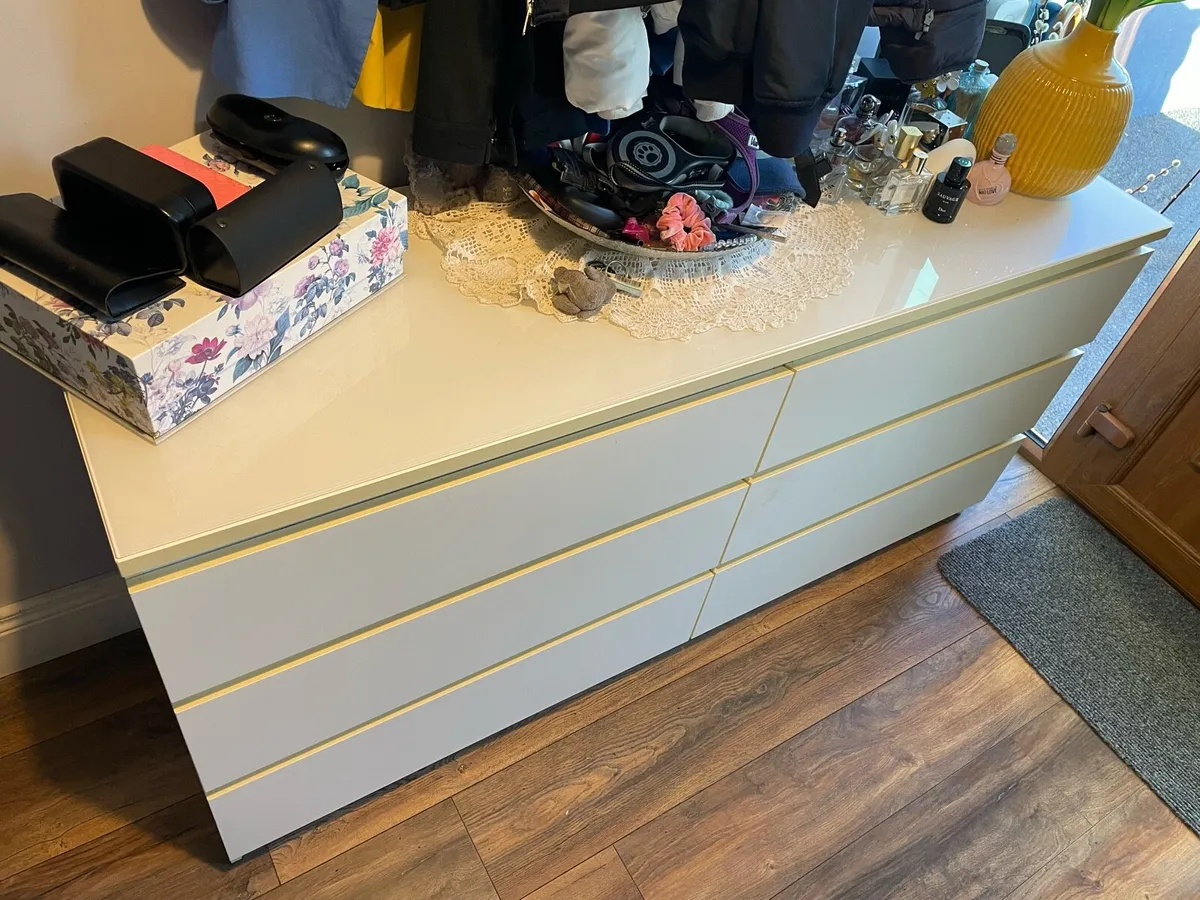 White cupboard - Image 2