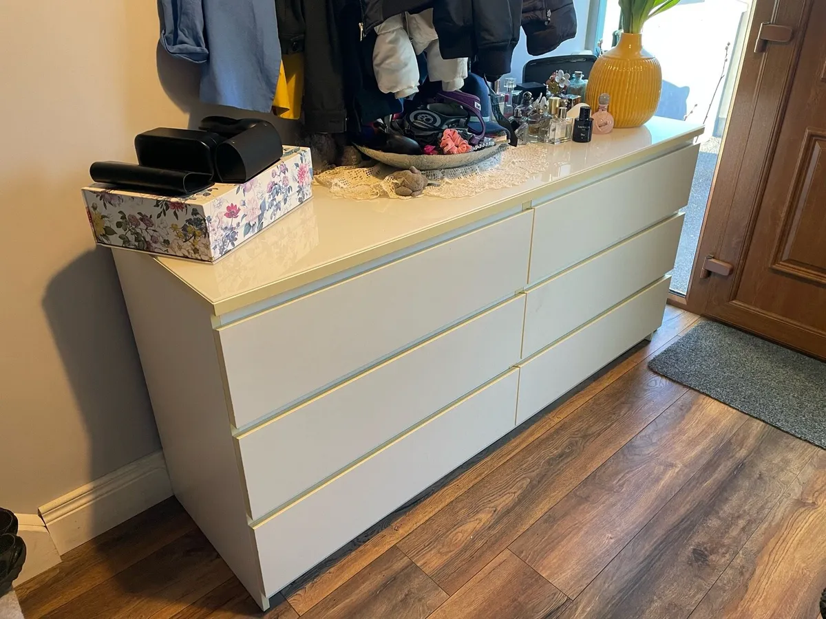 White cupboard - Image 3