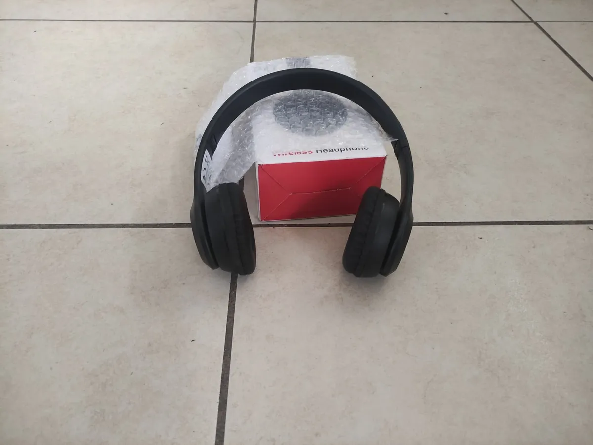 Brand New Foldable Wireless Headphones -Heavy Bass - Image 3
