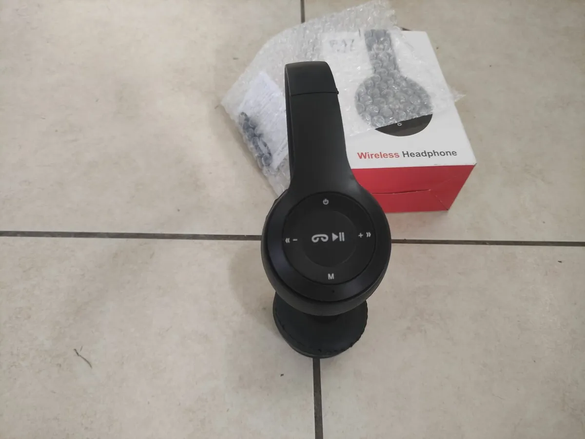 Brand New Foldable Wireless Headphones -Heavy Bass - Image 4
