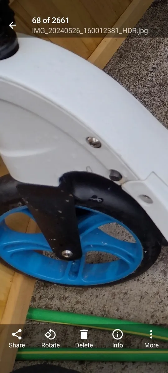 Aero C5 large wheel scooter - Image 3