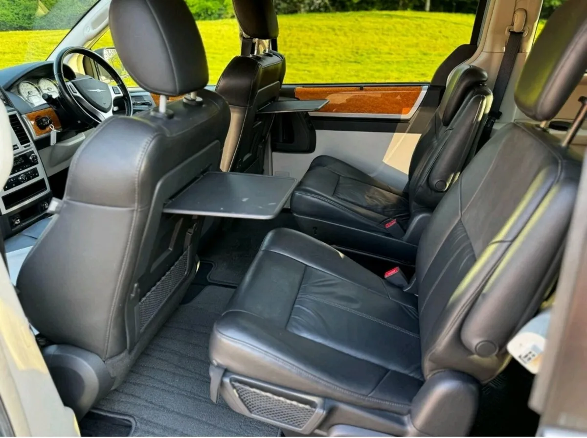 2008 chrysler grand voyage stow&go - Image 4