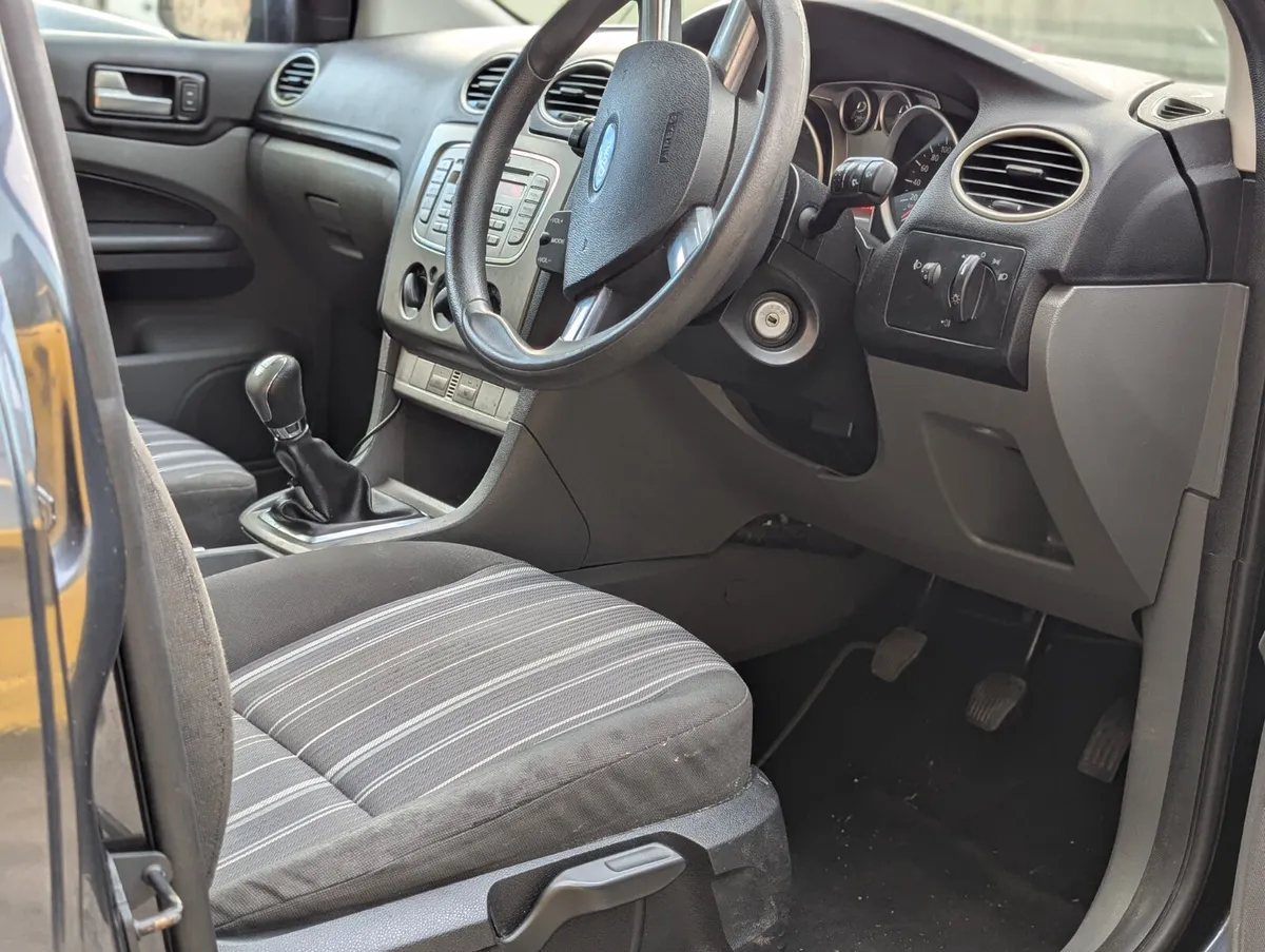 2009 Ford Focus Car need TLC - Image 3