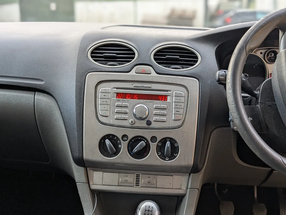 2009 Ford Focus Car need TLC - Image 4