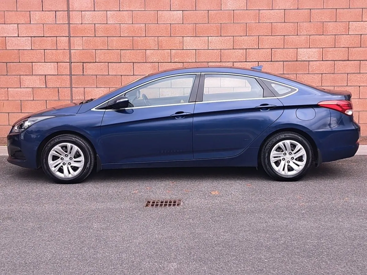 Hyundai i40 Saloon Comfort Plus Model 1.6 Diesel - Image 3