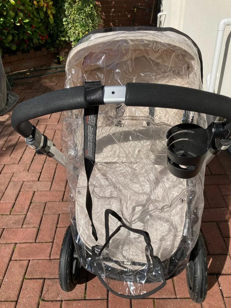 Bugaboo Cameleon pram/buggy travel system - Image 3