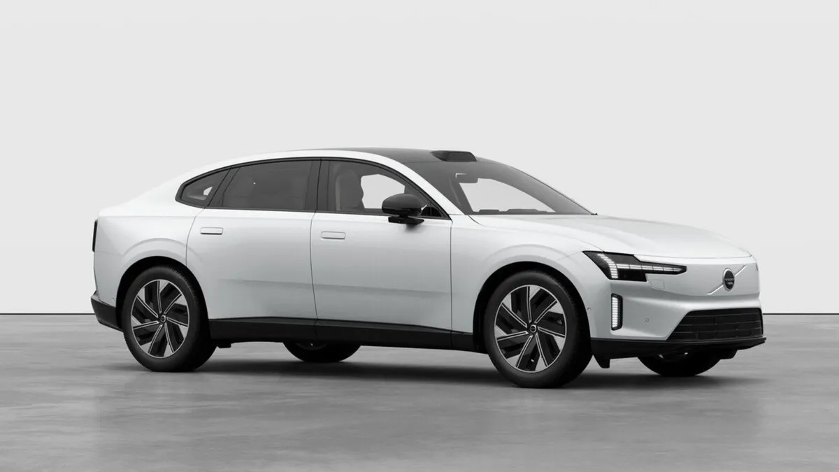 Volvo S90 Es90 Ultra in Sparkling White - Image 2