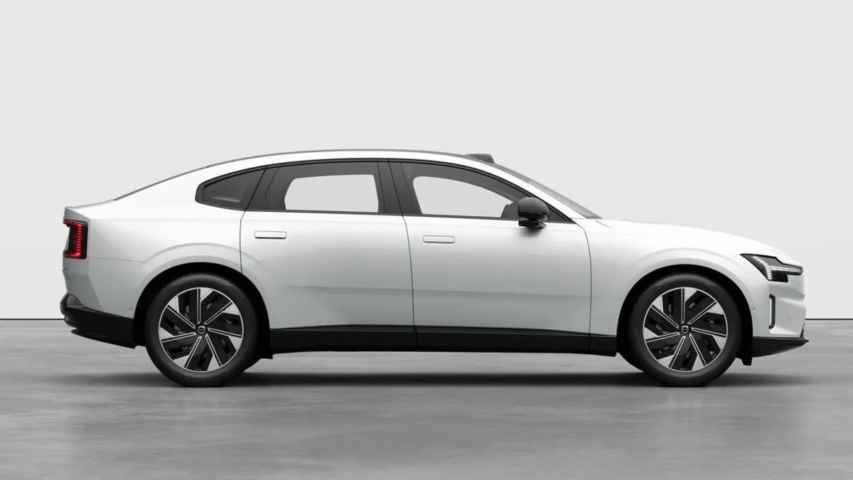 Volvo S90 Es90 Ultra in Sparkling White - Image 3