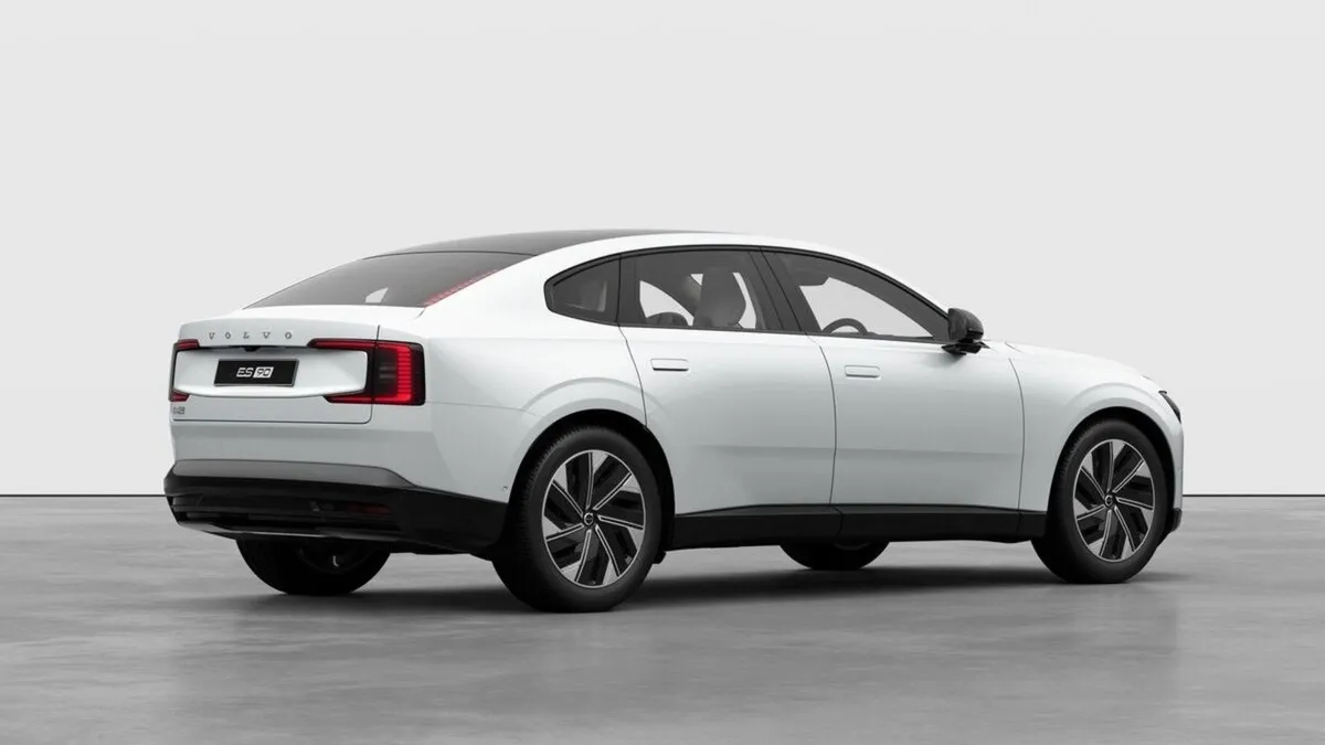 Volvo S90 Es90 Ultra in Sparkling White - Image 4