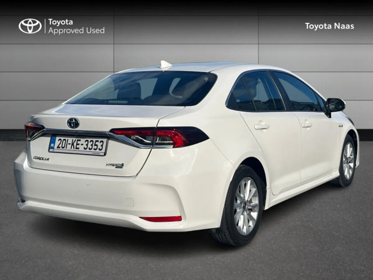 Toyota Corolla 1.8 HYBRID SALOON - Image 2