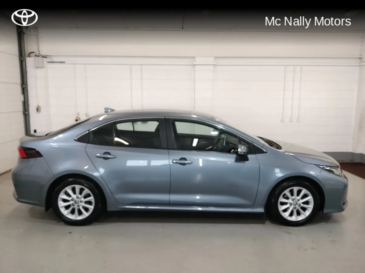 Toyota Corolla HYBRID LUNA SALOON **FULL SVC HISTO - Image 4