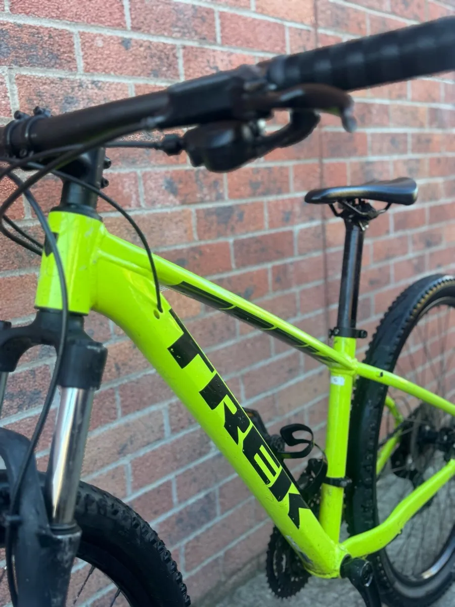 Trek Marlin 5 Mountain Bike - Image 3