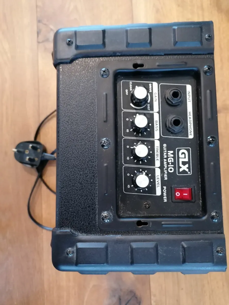 Guitar Amplifier - Image 2