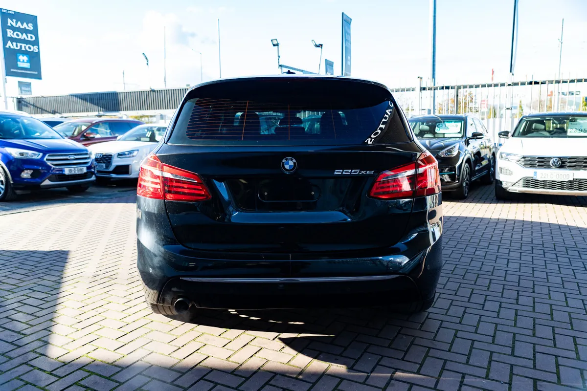 2.0 HYBRID ESTATE 5DR AUTOMATIC - Image 4