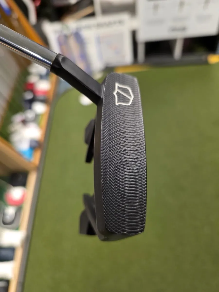 Like New Wilson Infinite Buckingham Putter - Image 3