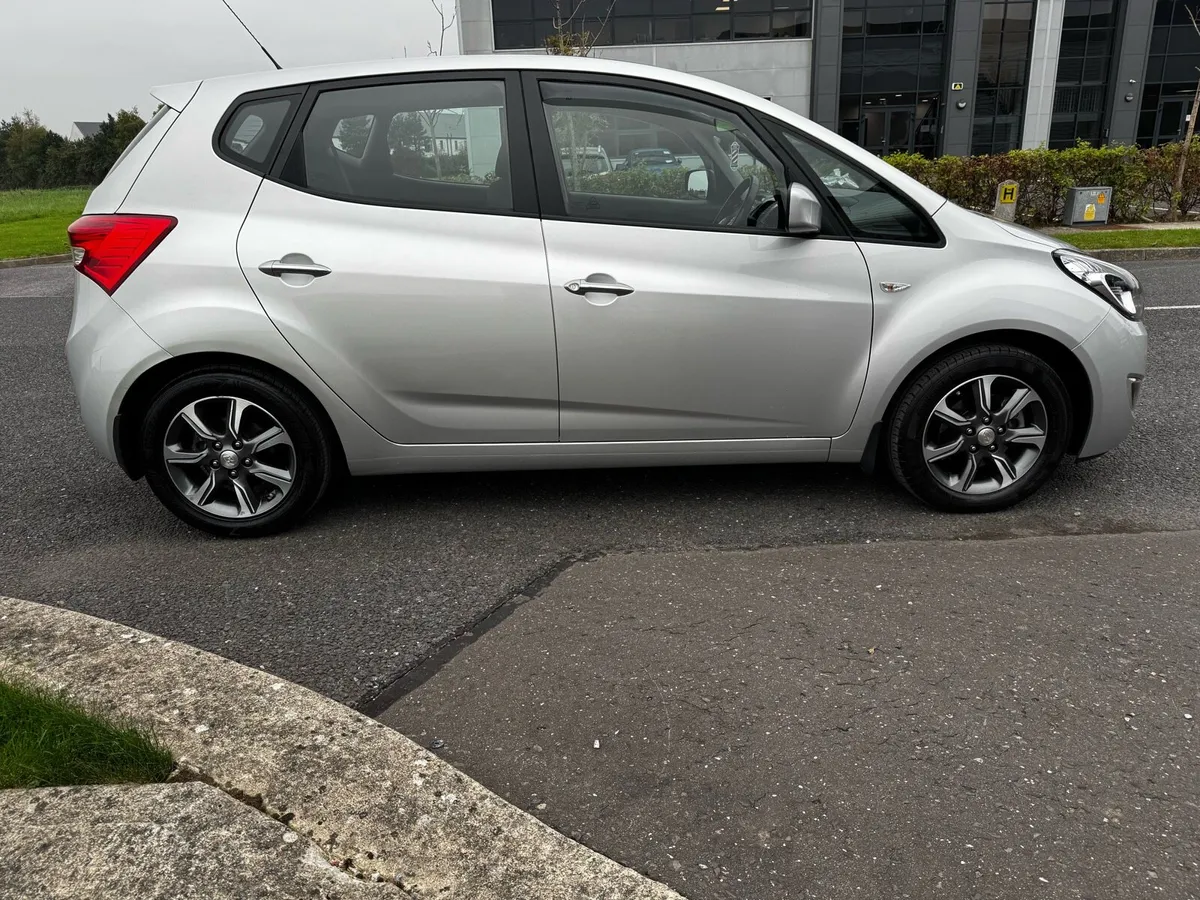 Hyundai ix20 1.6 Automatic petrol - Image 4