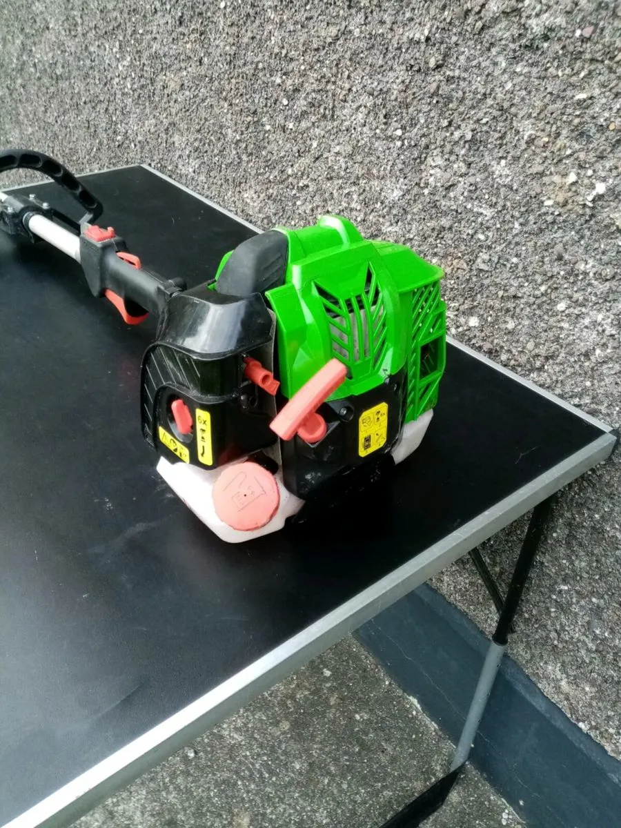 2 Stroke Petrol Strimmer - Image 2