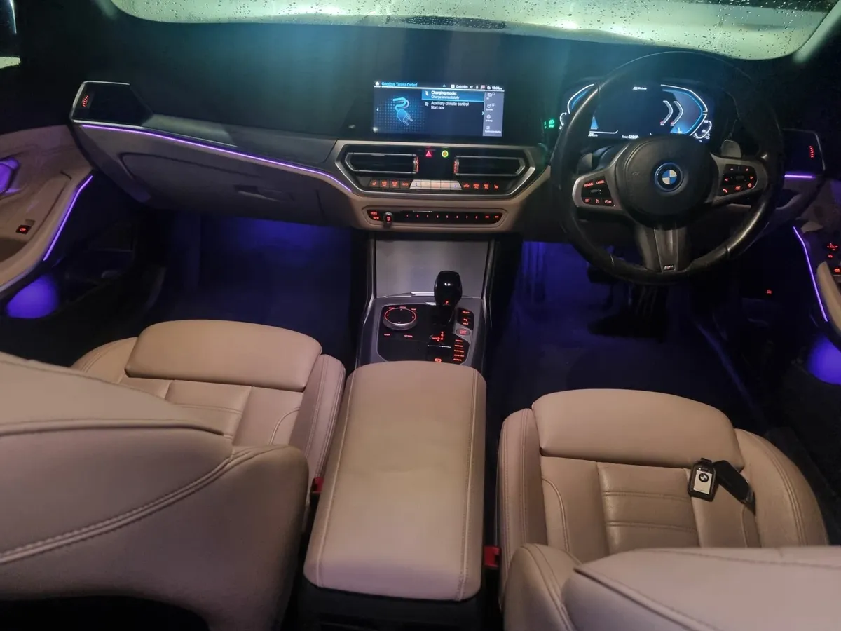 BMW 3-Series 2021 - Image 3