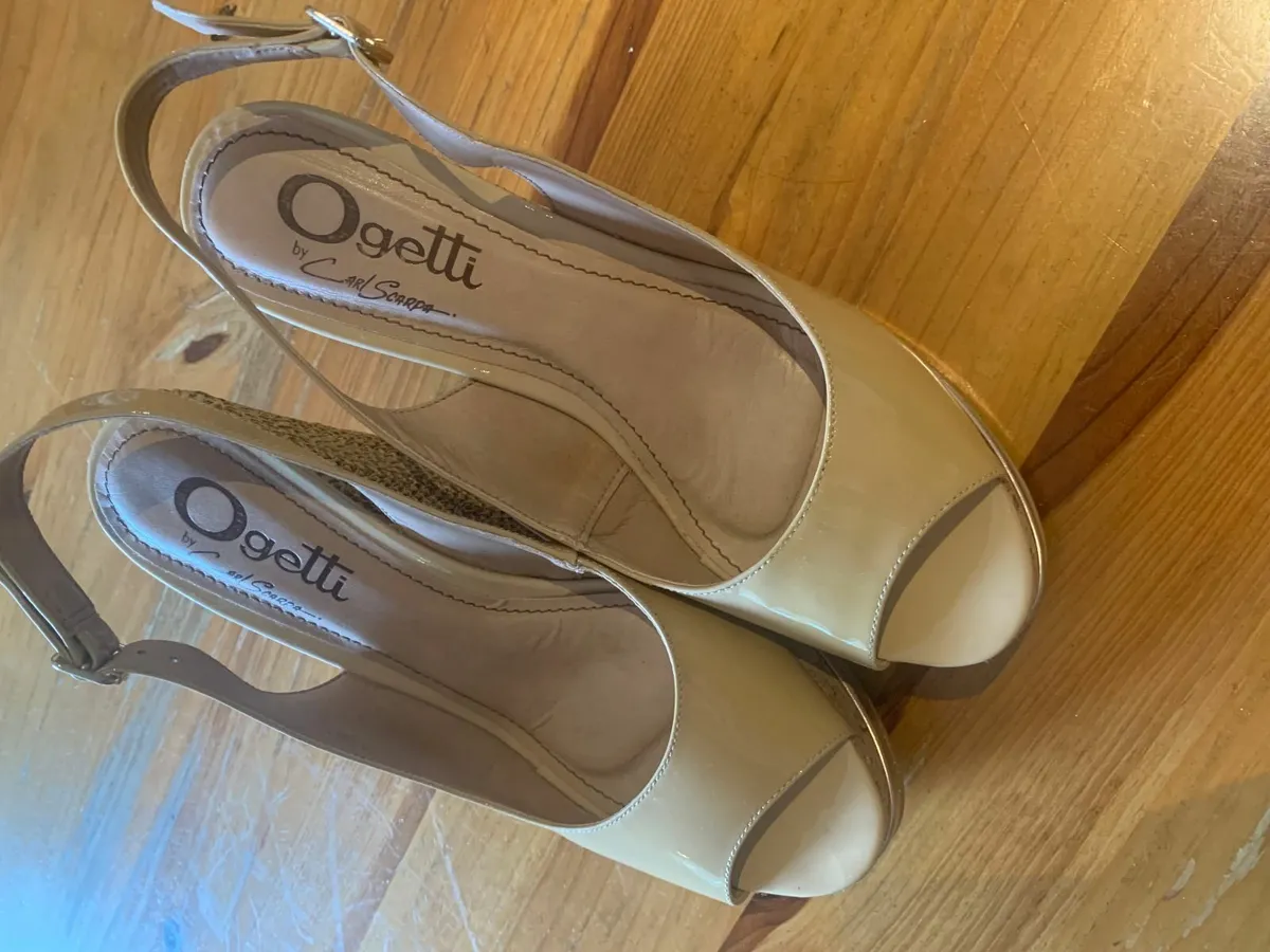 Carl Scarpa Ladies Tan Wedges - Image 4