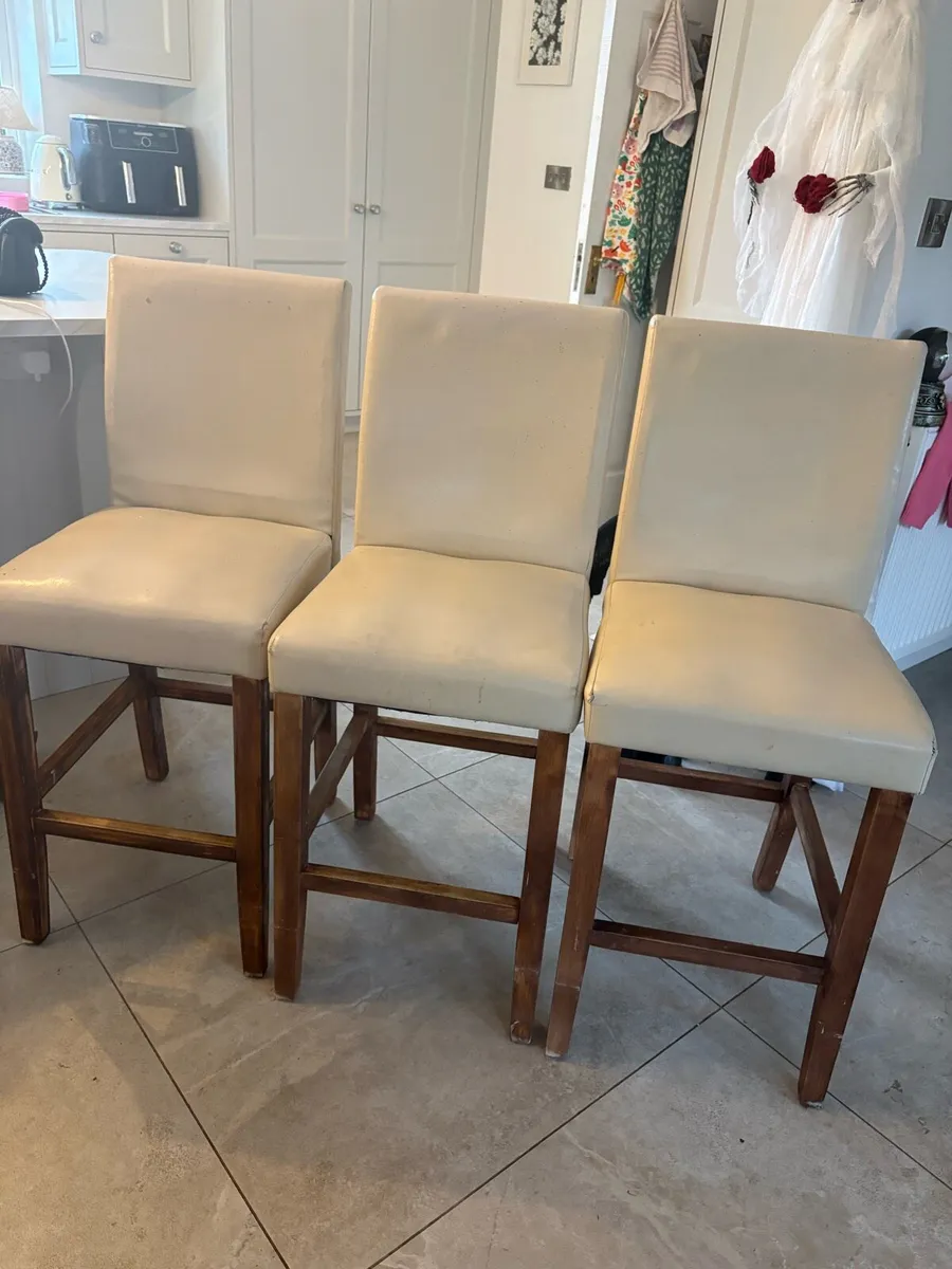 Island chairs - Image 1