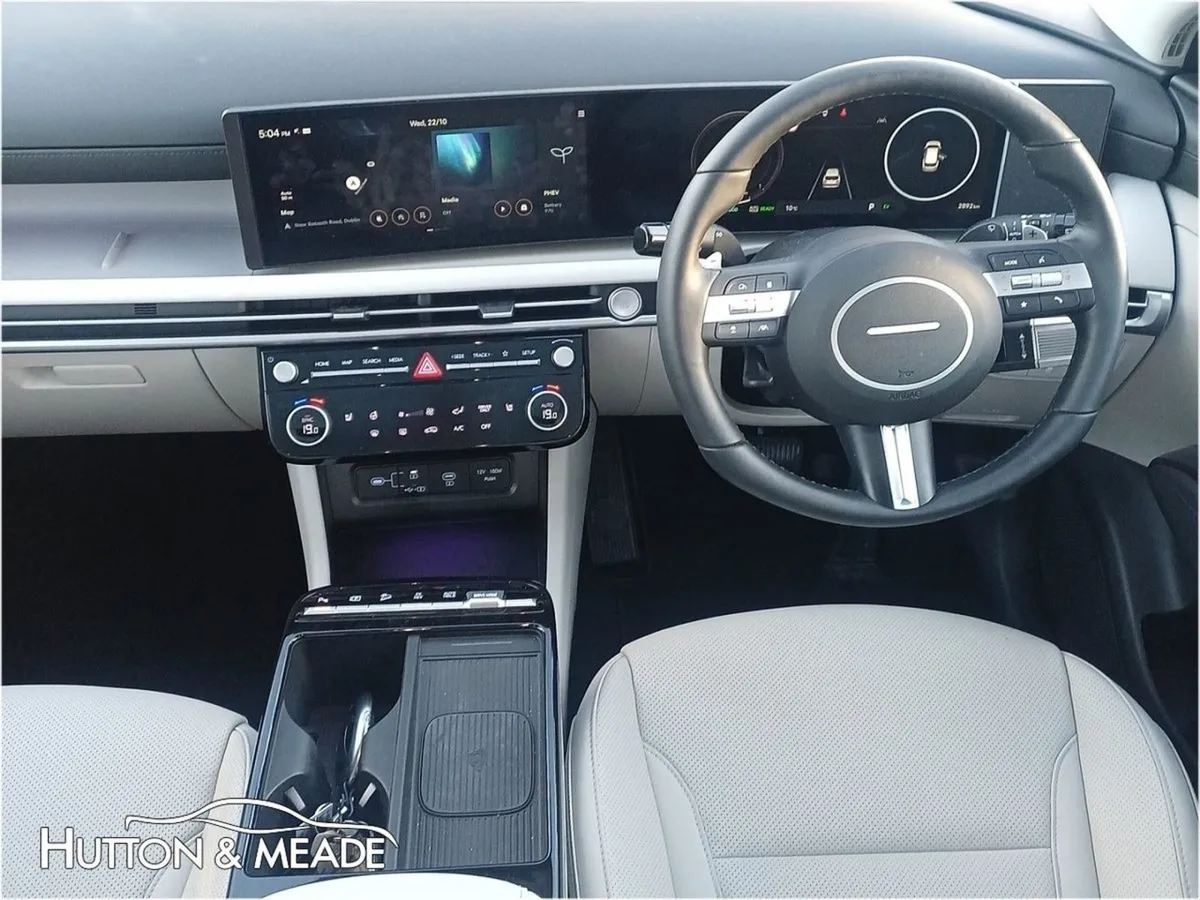 Hyundai Tucson Platinum Phev 1.6 Petrol 5dr - Image 4