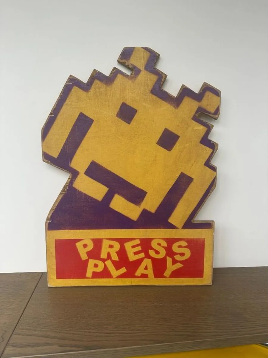 Vintage wooden arcade sign, unique retro space invaders 1970s - Image 1