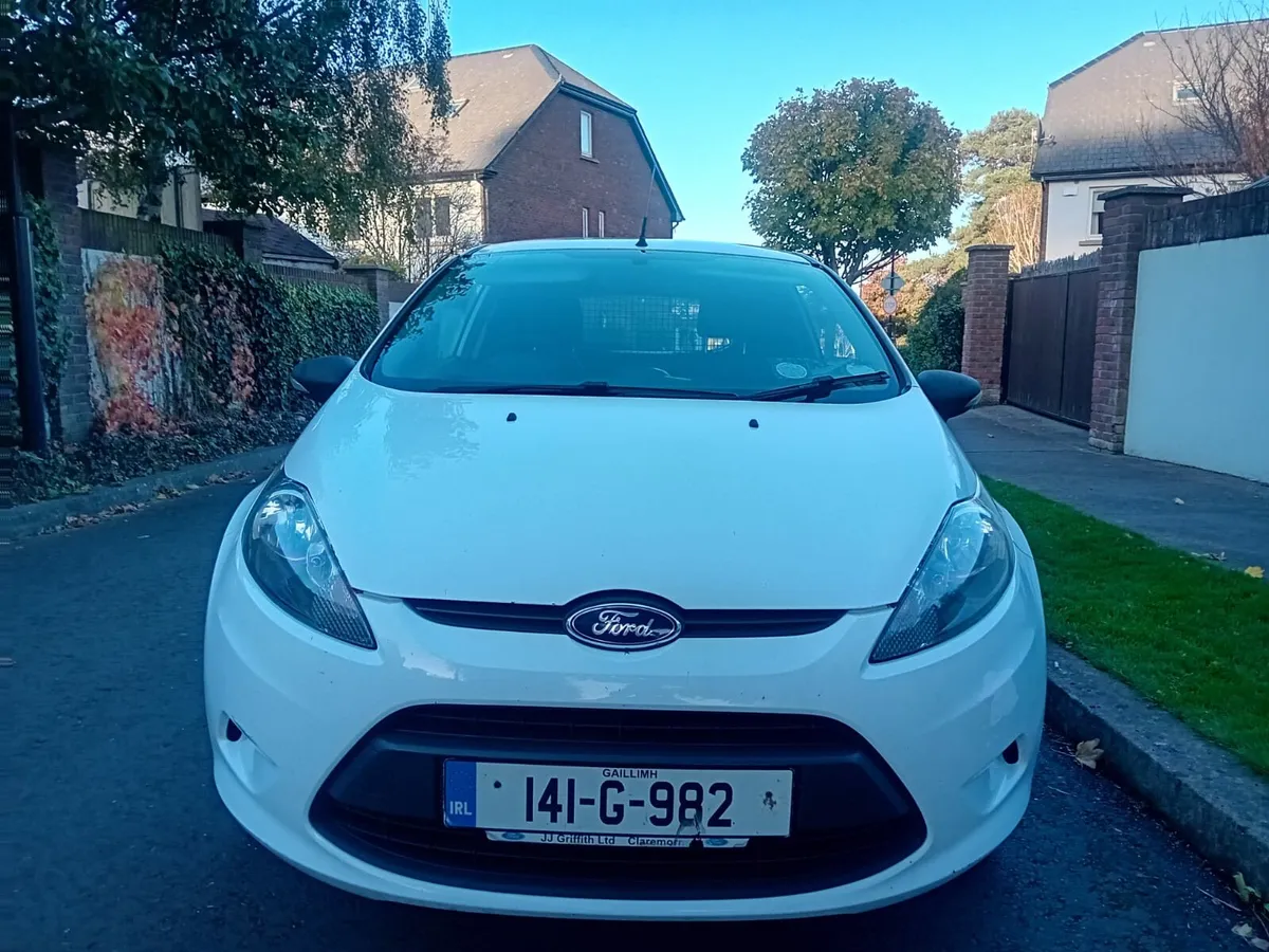 141 FORD FIESTA VAN 1.4 CRVT TILL 4/26 TAX 3/26 - Image 2