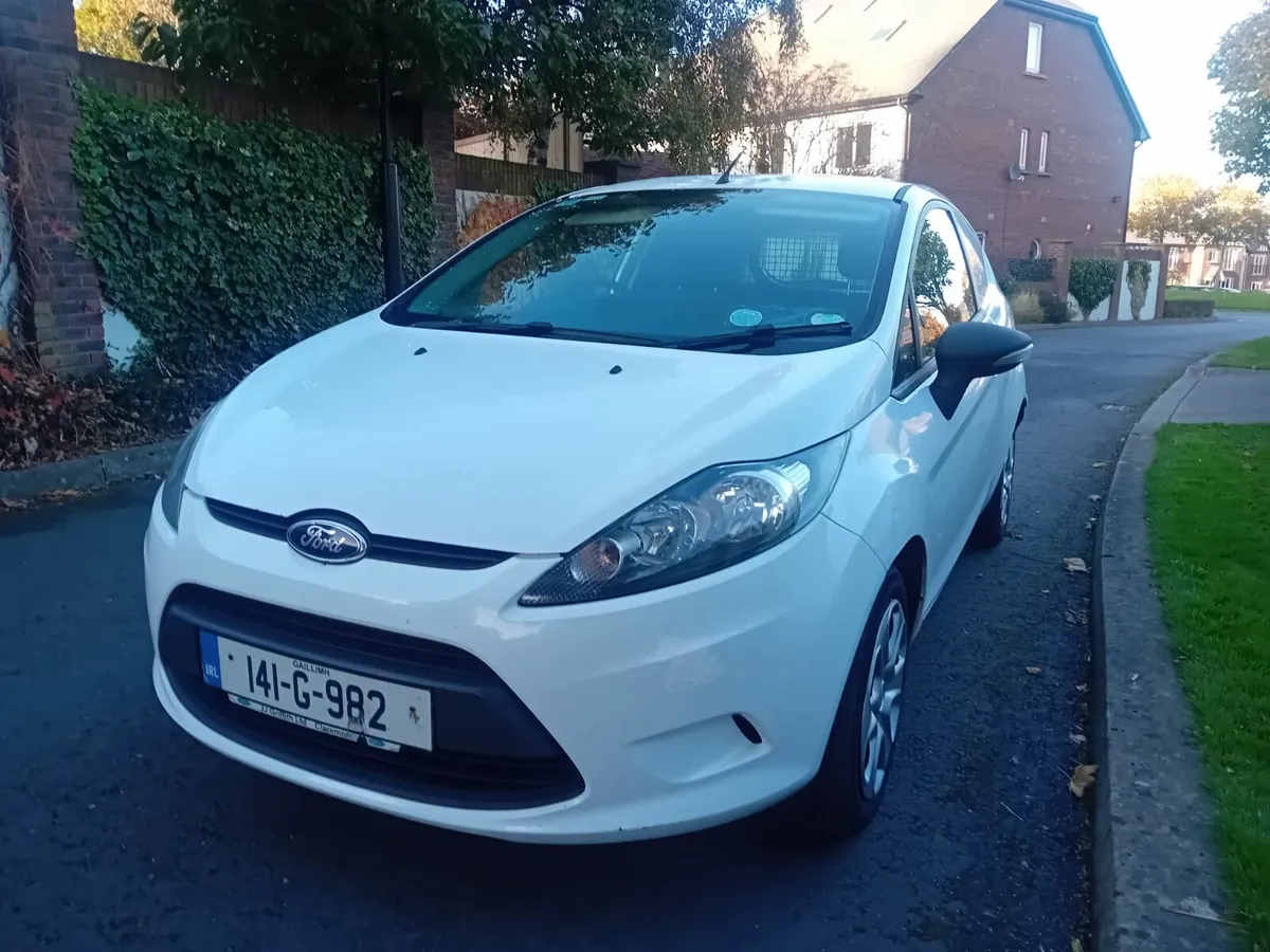 141 FORD FIESTA VAN 1.4 CRVT TILL 4/26 TAX 3/26 - Image 3