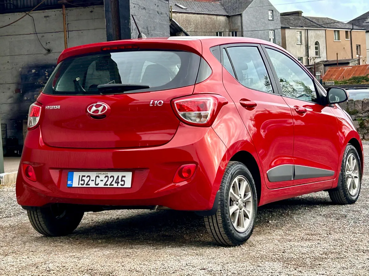 Hyundai i10 2015  very low miles - Image 4