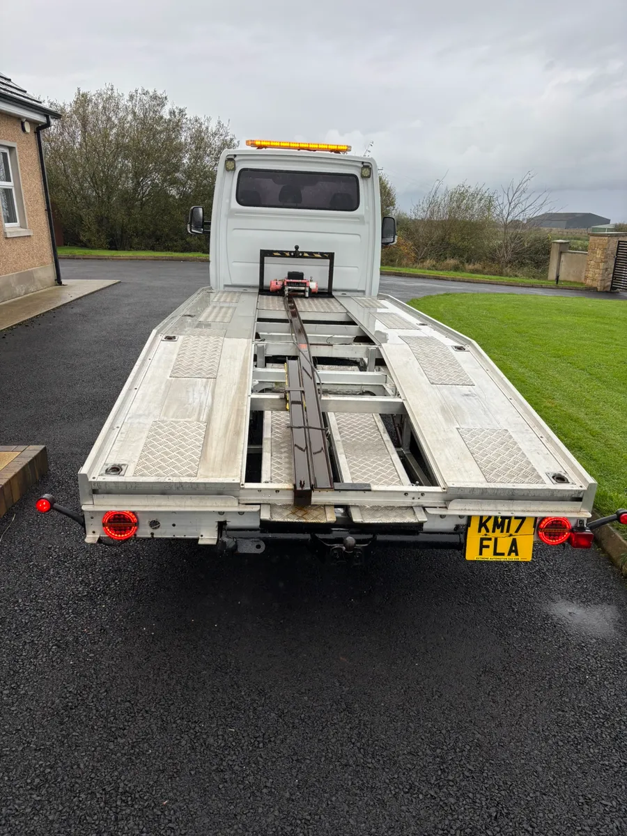 2017 Mercedes Recovery truck low miles. - Image 4