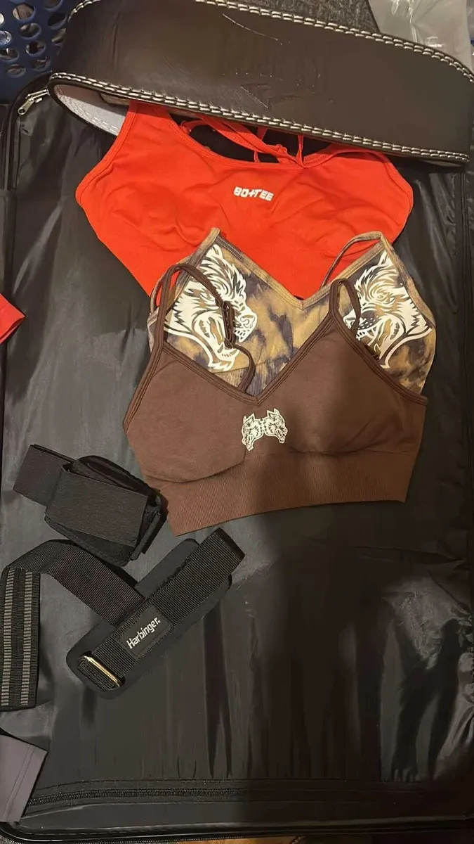 Gym bras & tops NEVER WORN - Image 2