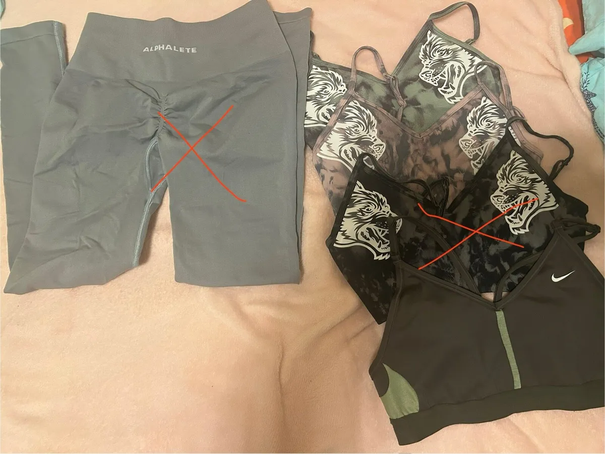 Gym bras & tops NEVER WORN - Image 3