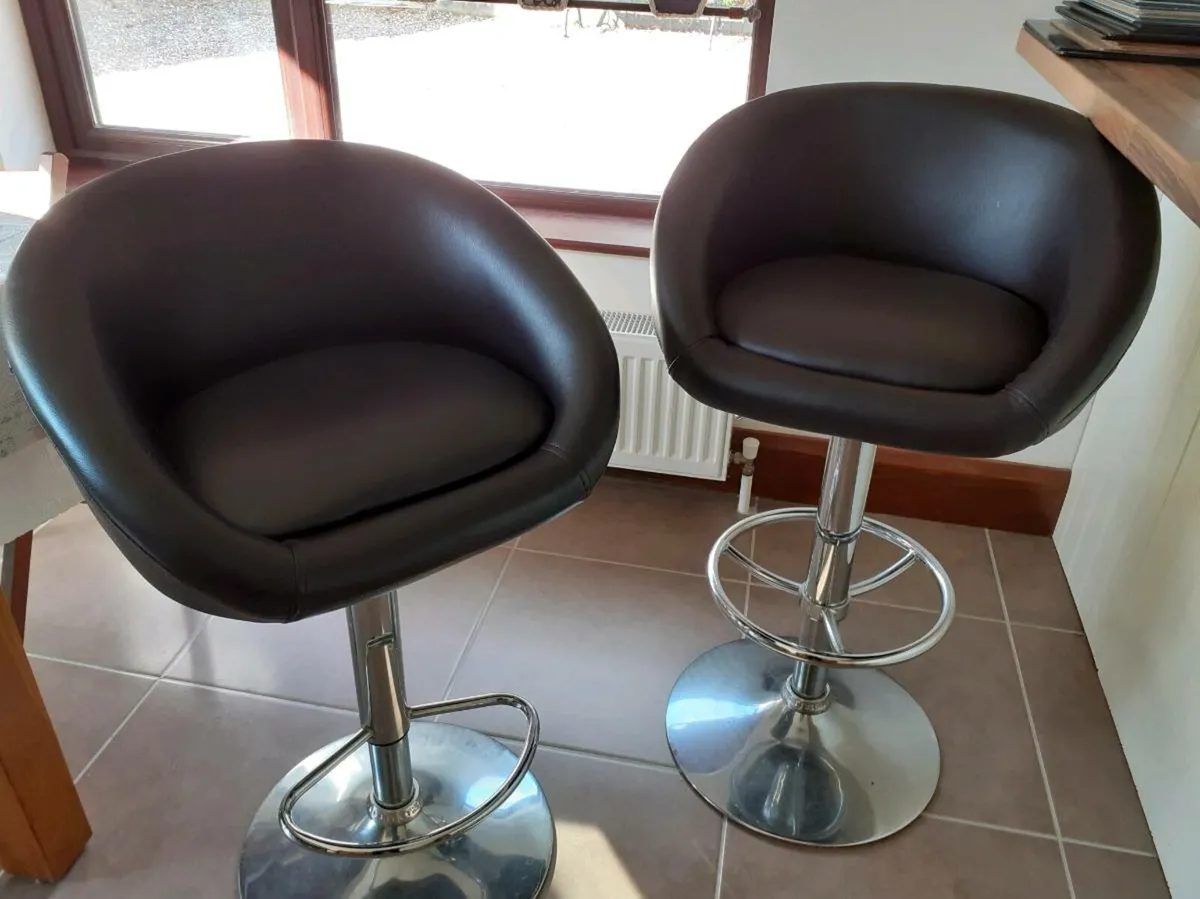 2 Highstools - Image 2