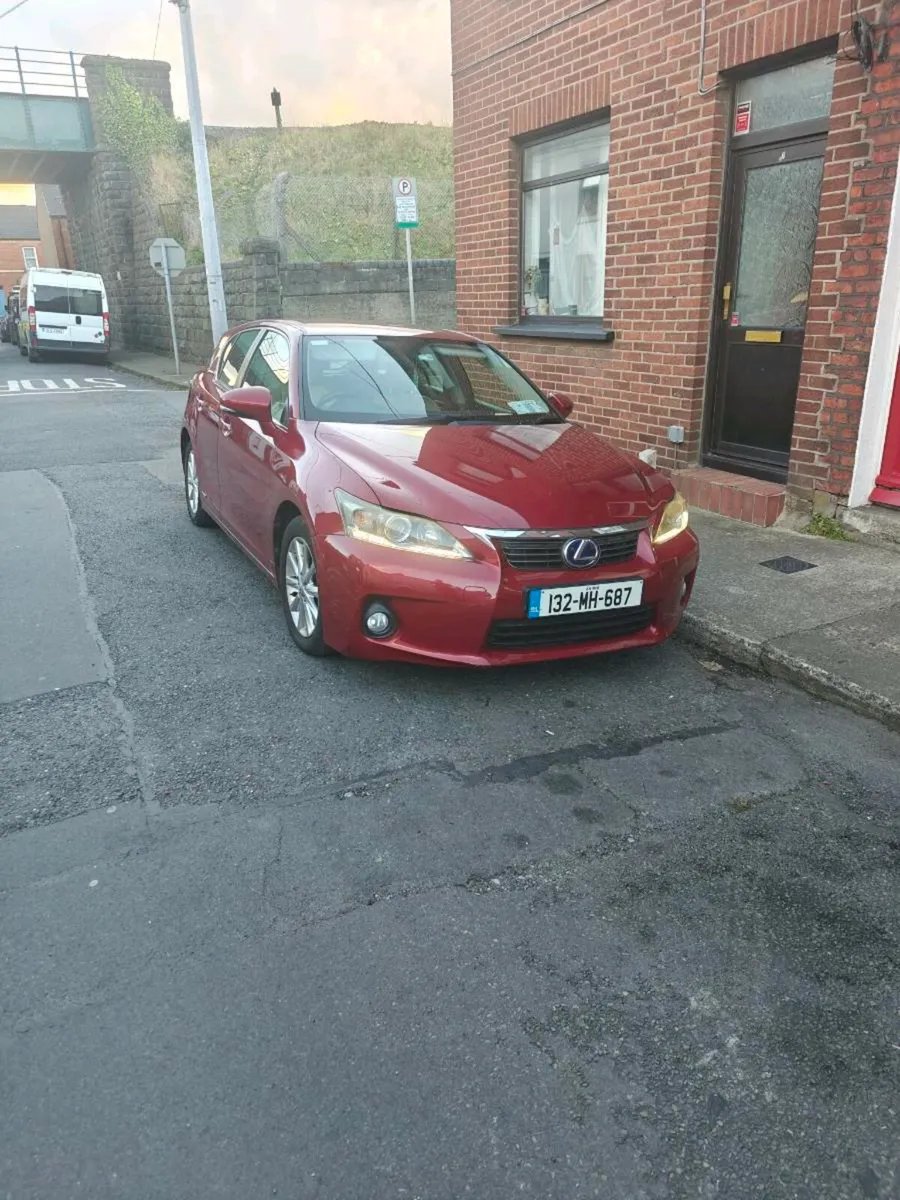 Lexus CT200H LOW LOW MILEGAE - Image 1