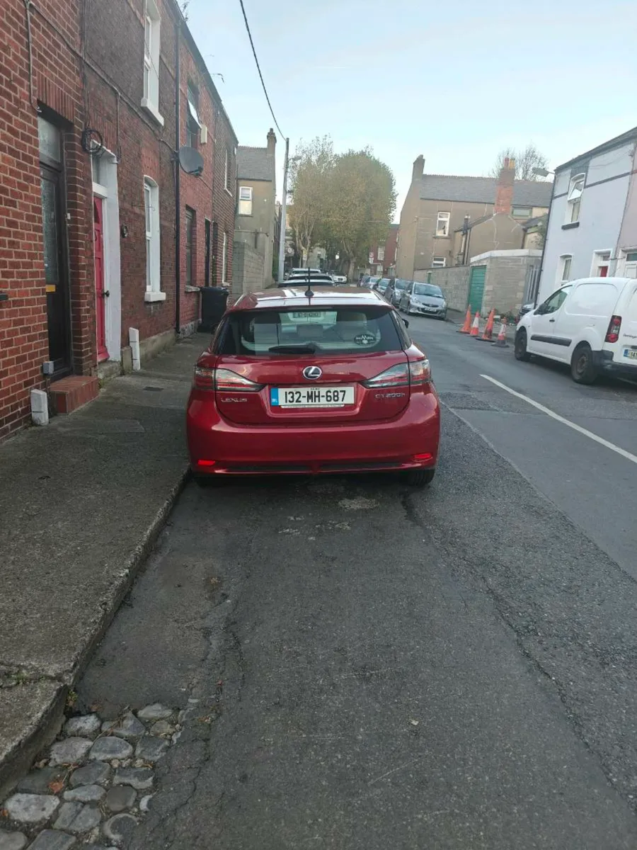 Lexus CT200H LOW LOW MILEGAE - Image 3