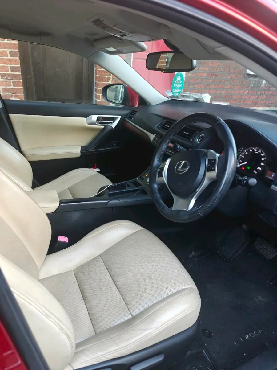 Lexus CT200H LOW LOW MILEGAE - Image 4
