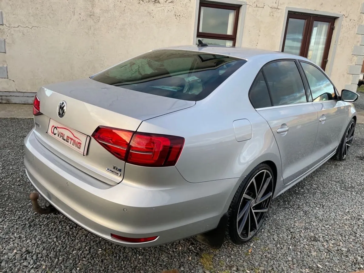 2016 Volkswagen Jetta - Image 2
