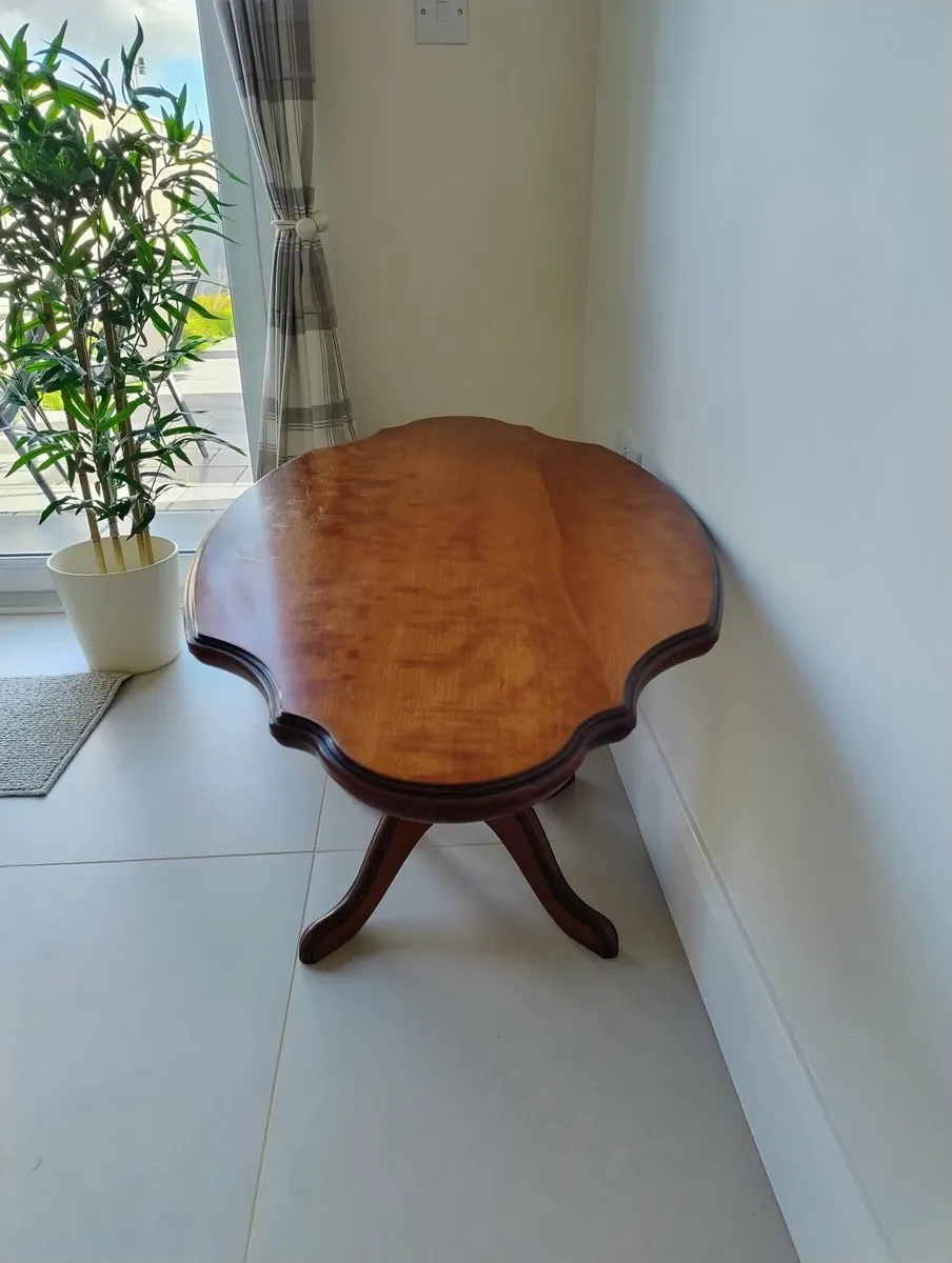 Coffee table - Image 1