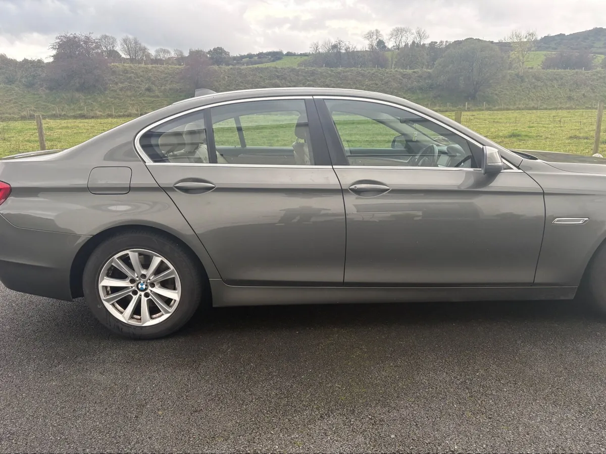 BMW 5-Series 2014 - Image 2