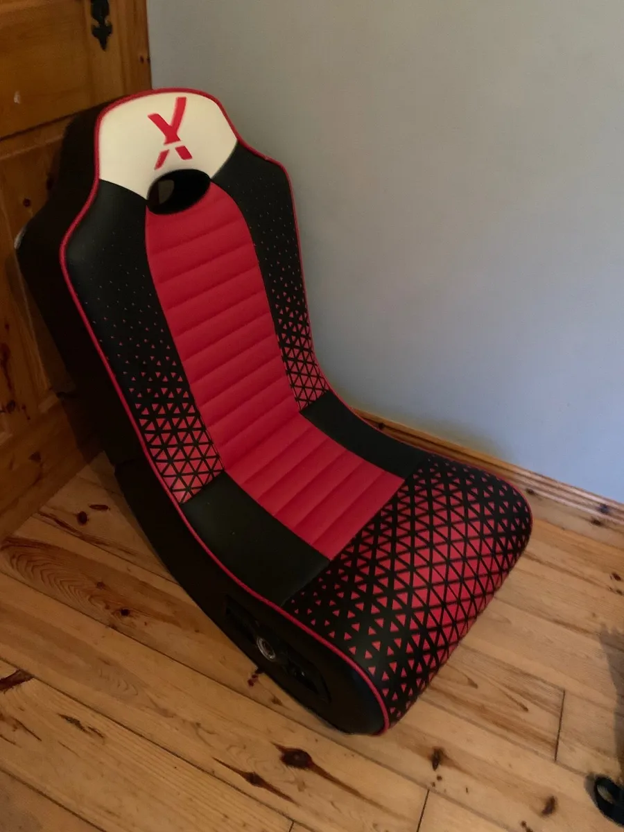 X rocket gaming chair - Image 1