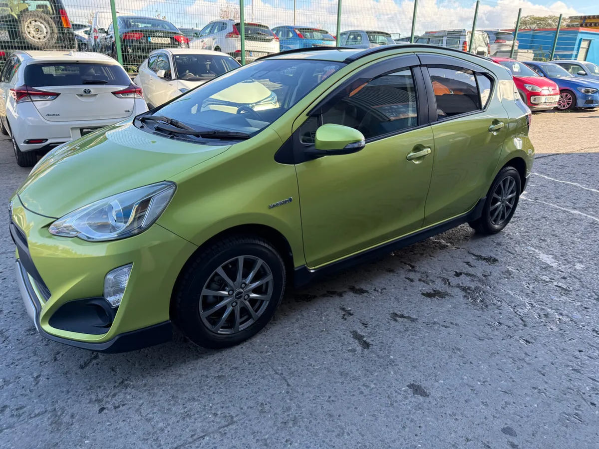 2017 Toyota Aqua X -Urban Hybrid Automatic/leather - Image 3