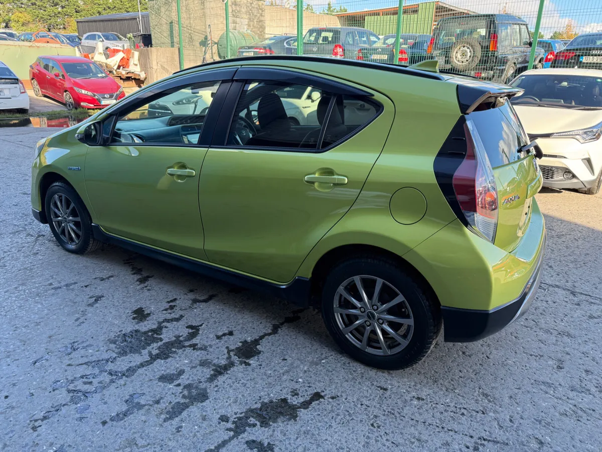 2017 Toyota Aqua X -Urban Hybrid Automatic/leather - Image 4