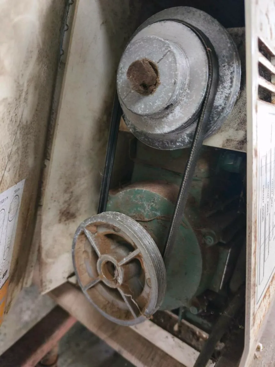 Woodmen wood turning lathe - Image 2