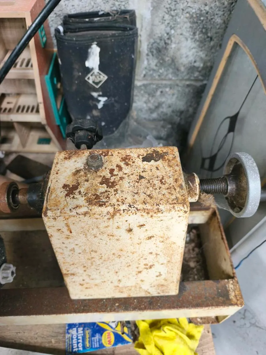 Woodmen wood turning lathe - Image 3