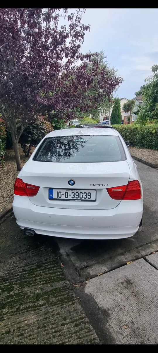 BMW 3-Series 2010 - Image 3